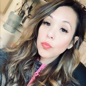 Meet your Posher, Monique